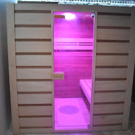 Gite A La Ferme Avec Jacuzzi Et Sauna Villefloure Екстер'єр фото